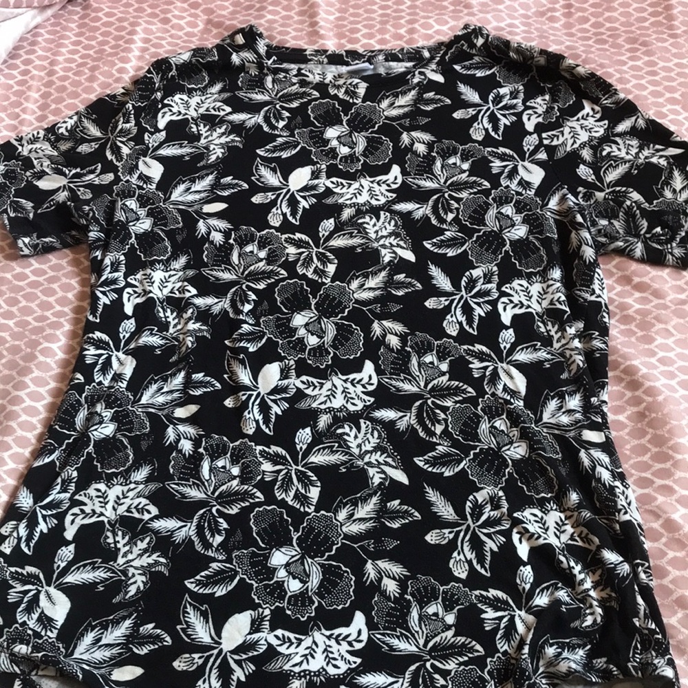 Old Navy dark floral T-shirt